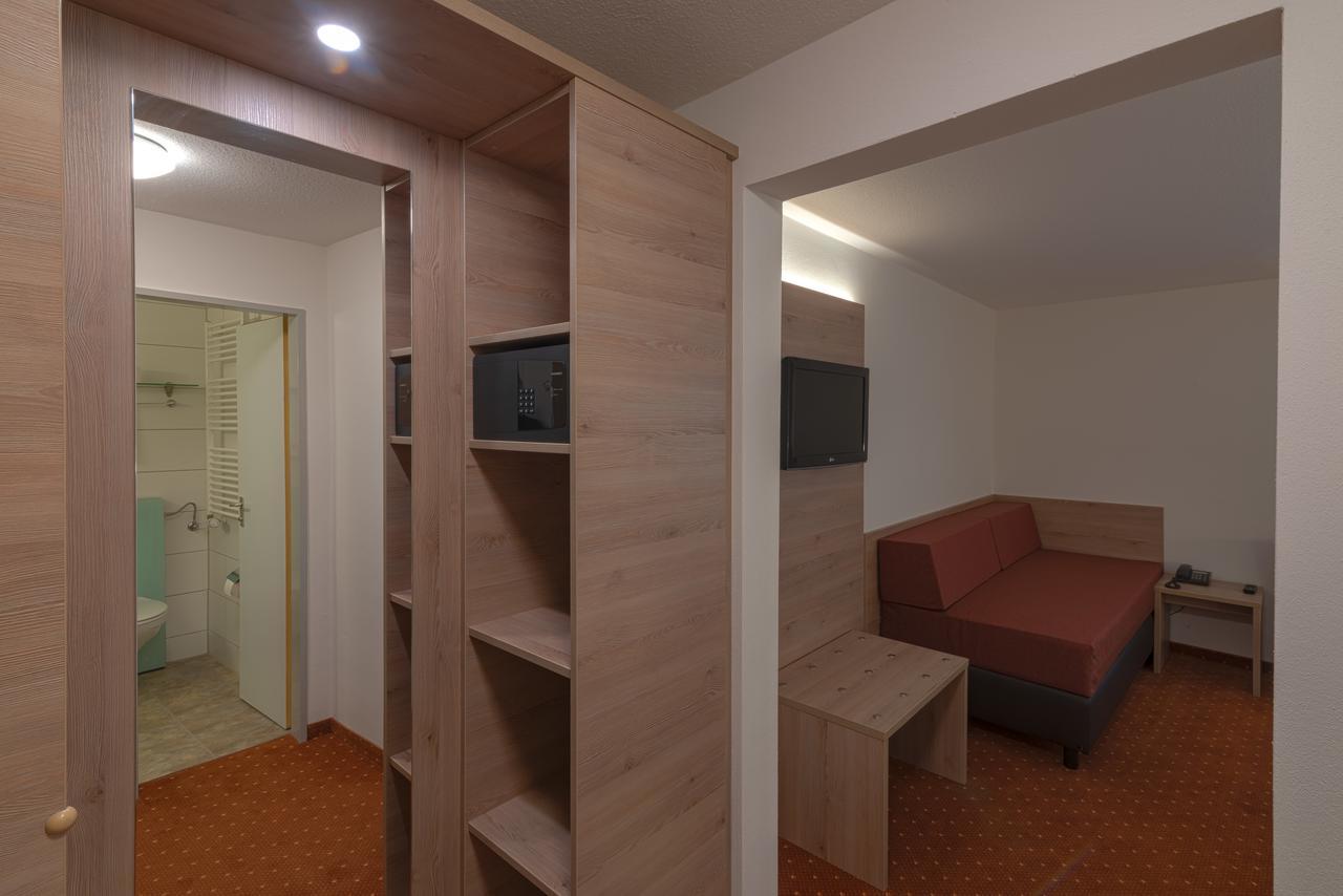 Hotel Pfefferburg Schönaich Extérieur photo