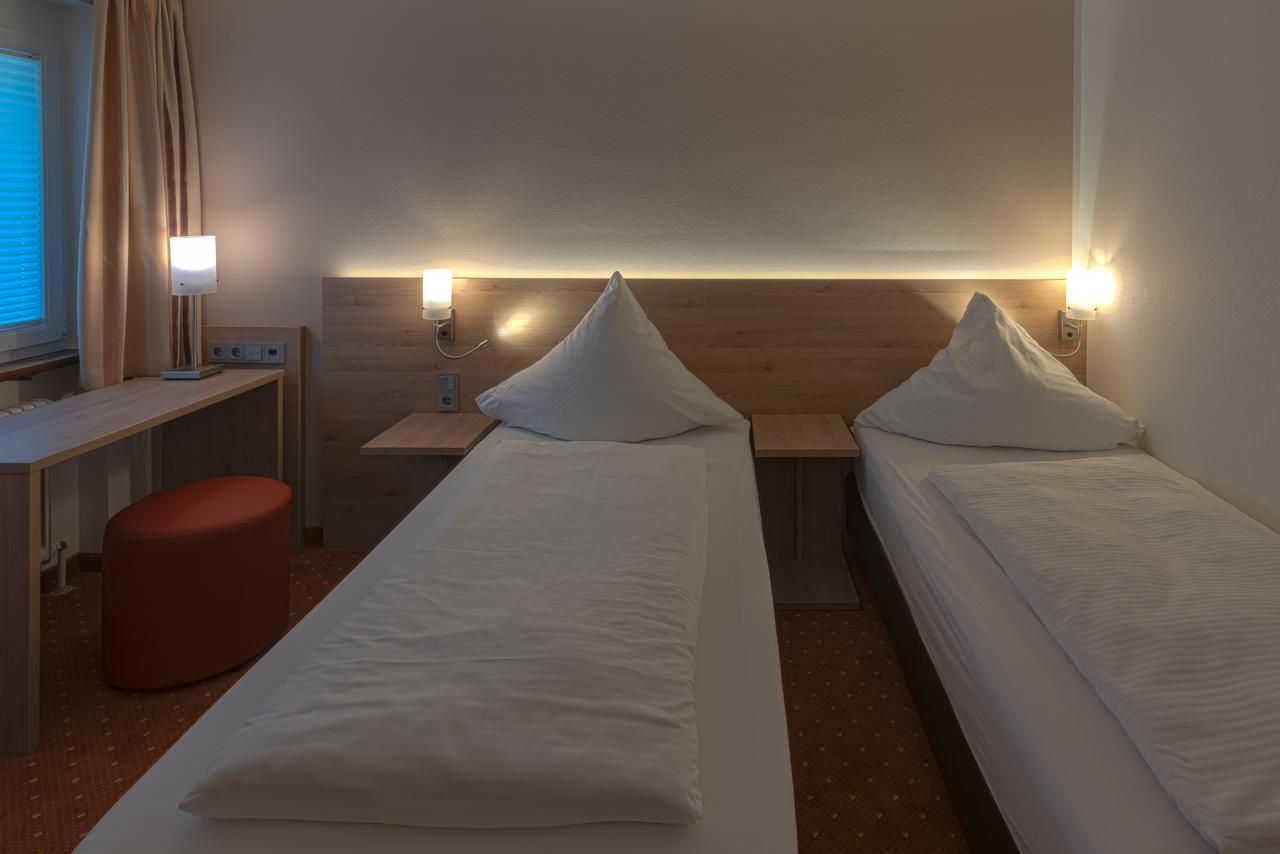 Hotel Pfefferburg Schönaich Extérieur photo