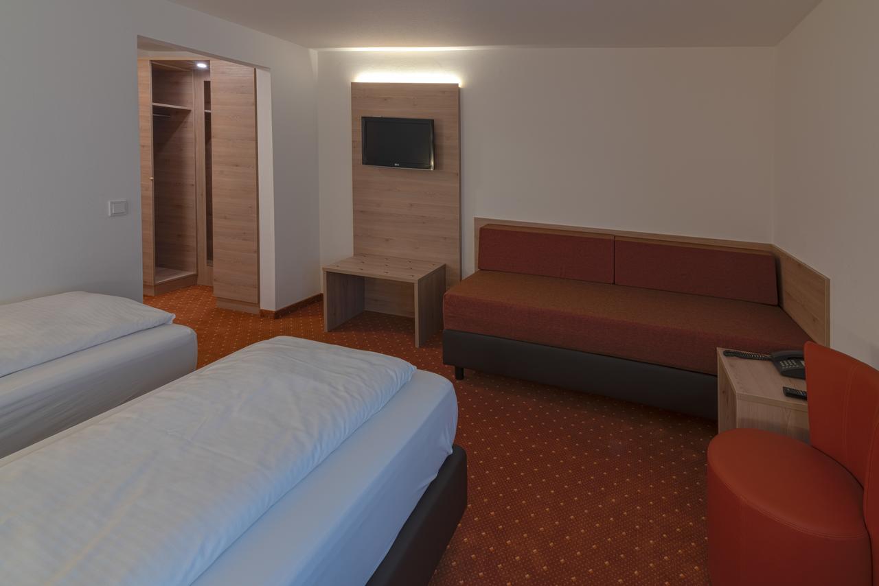 Hotel Pfefferburg Schönaich Extérieur photo