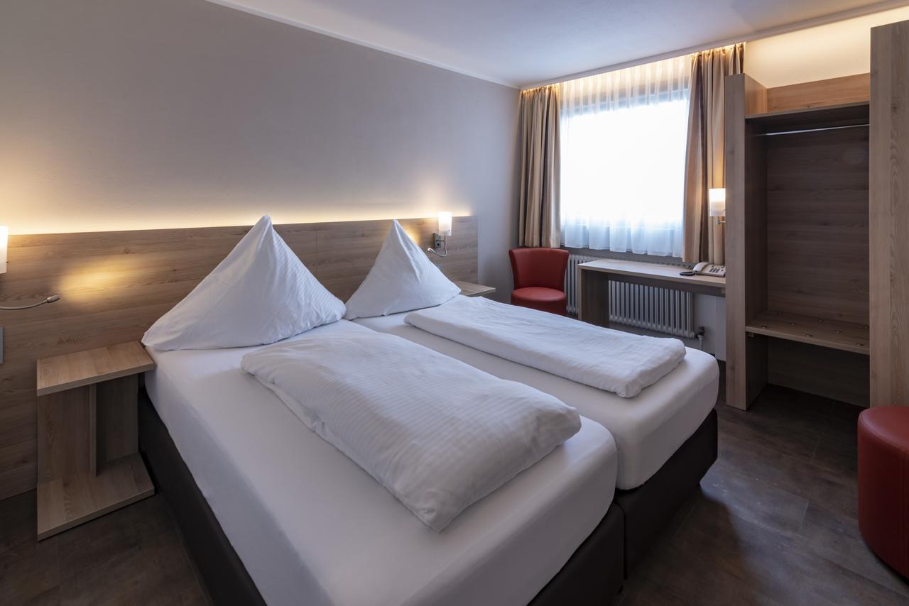 Hotel Pfefferburg Schönaich Extérieur photo